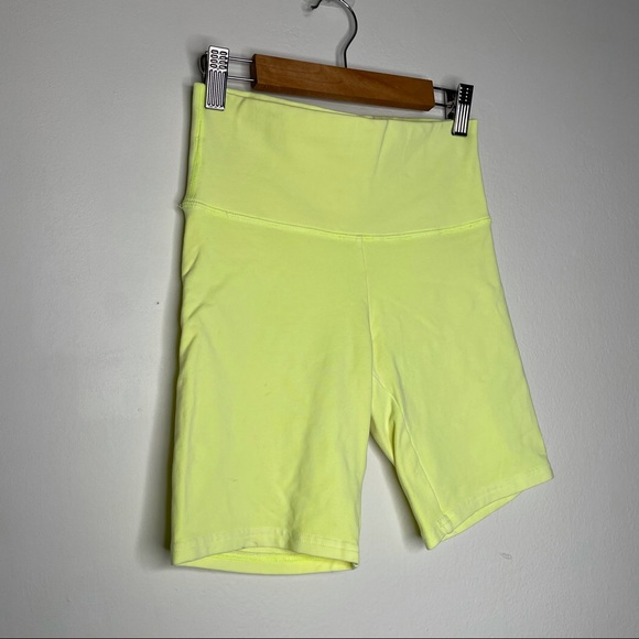 TNA Aritzia High Waisted Biker Shorts Neon Yellow Size XS - Picture 7 of 8